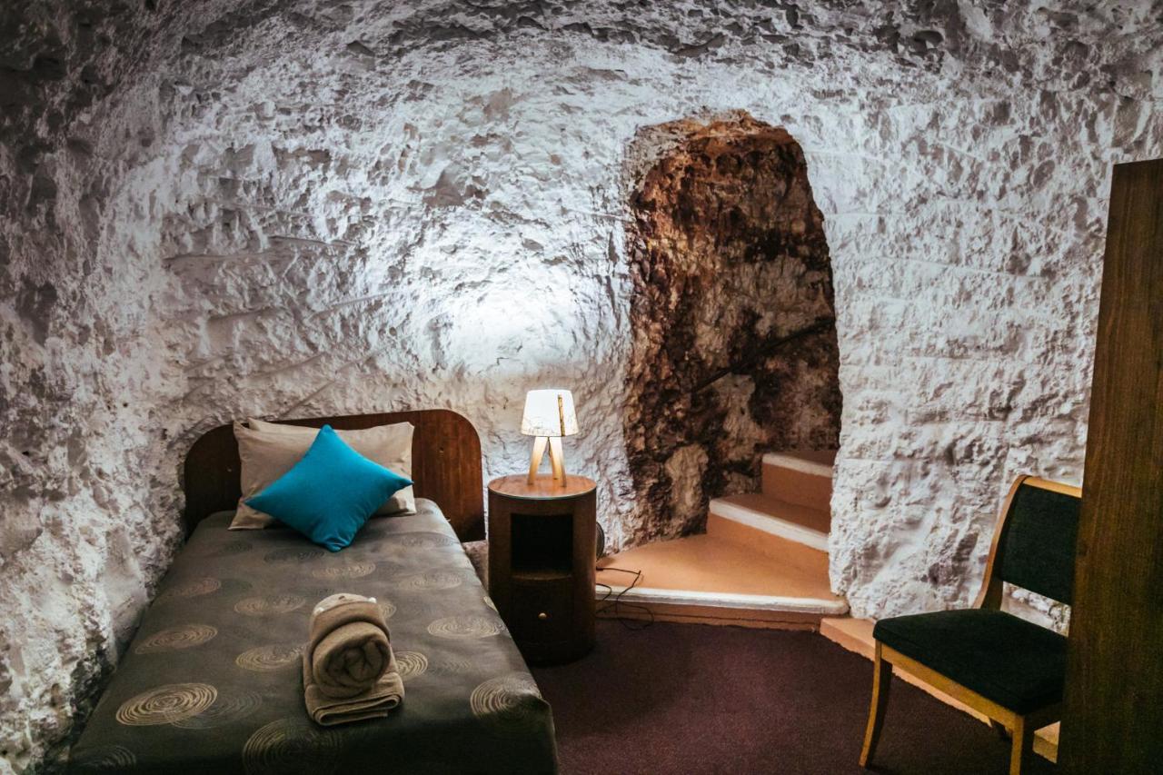 White Cliffs Underground Motel Bagian luar foto
